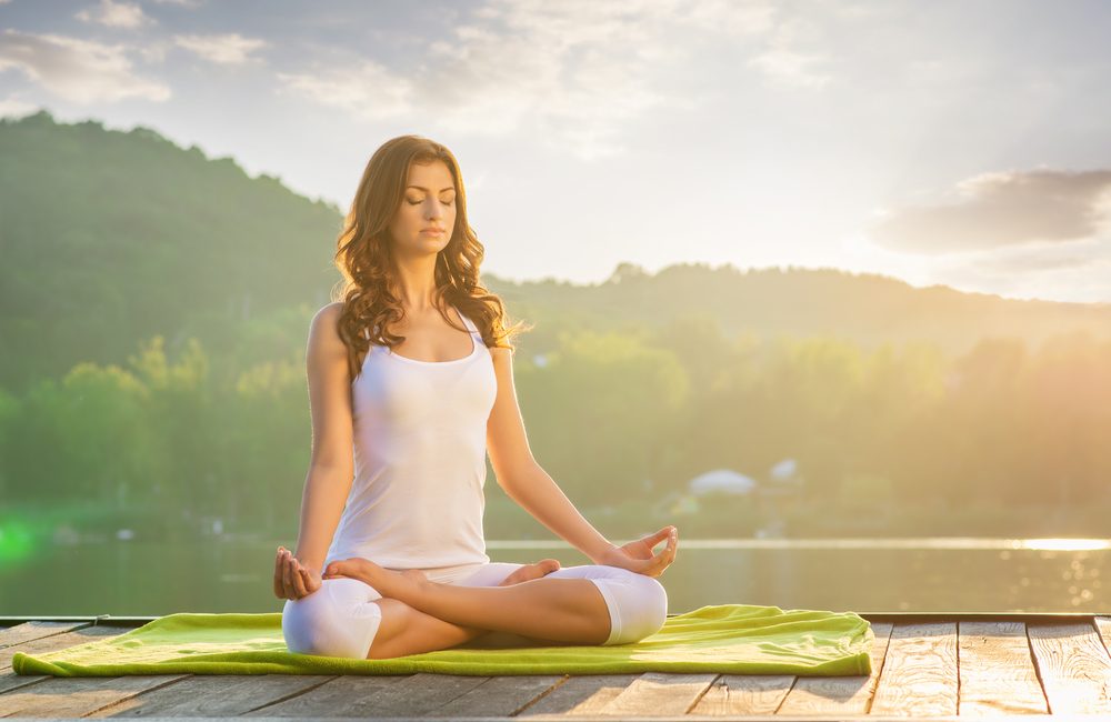 benefits of yoga and meditation 1000x650 1